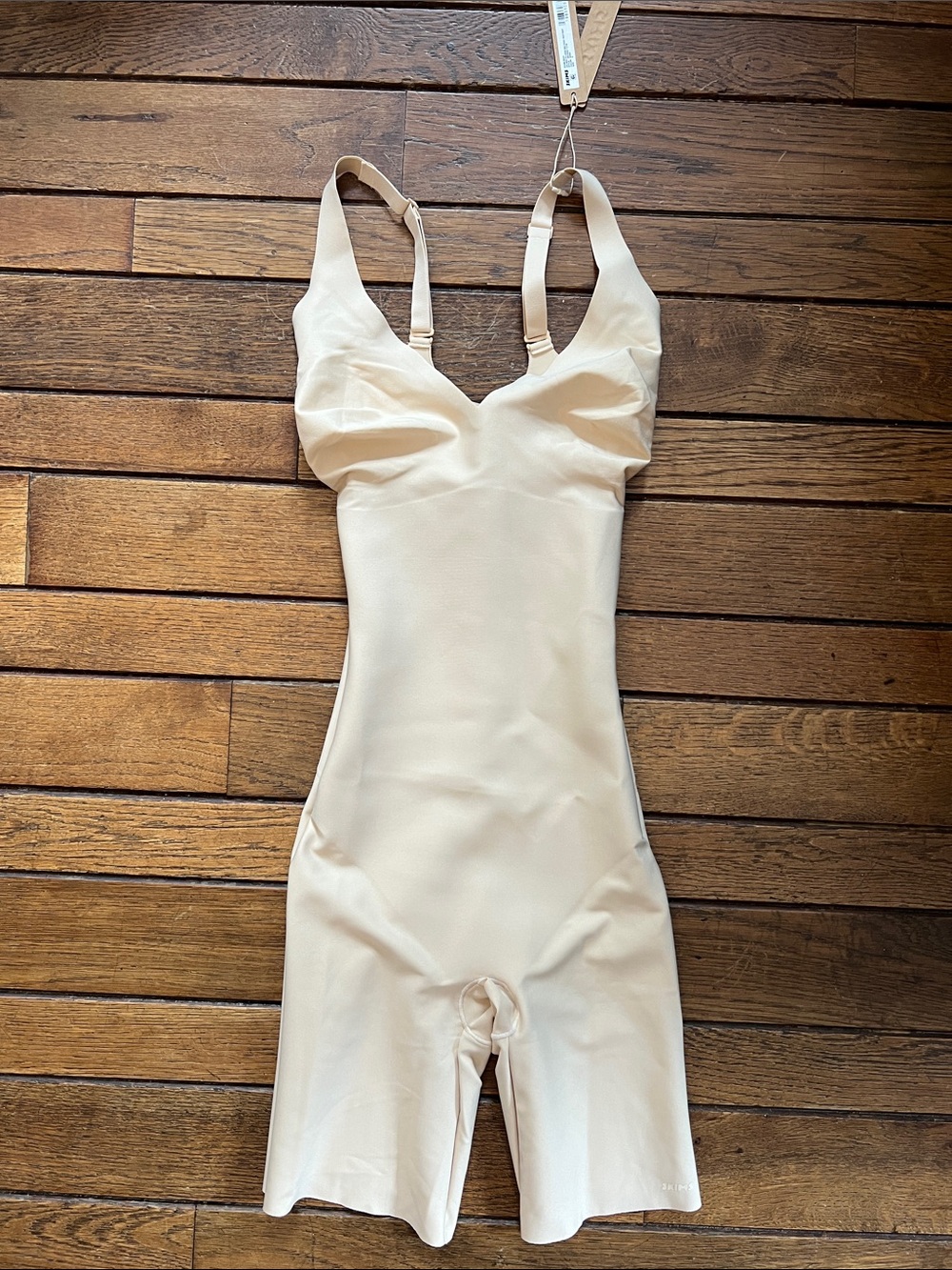 SKIMS Sandy Body Unlined Plunge Mid Thigh Bodysuit Size Small NWT
